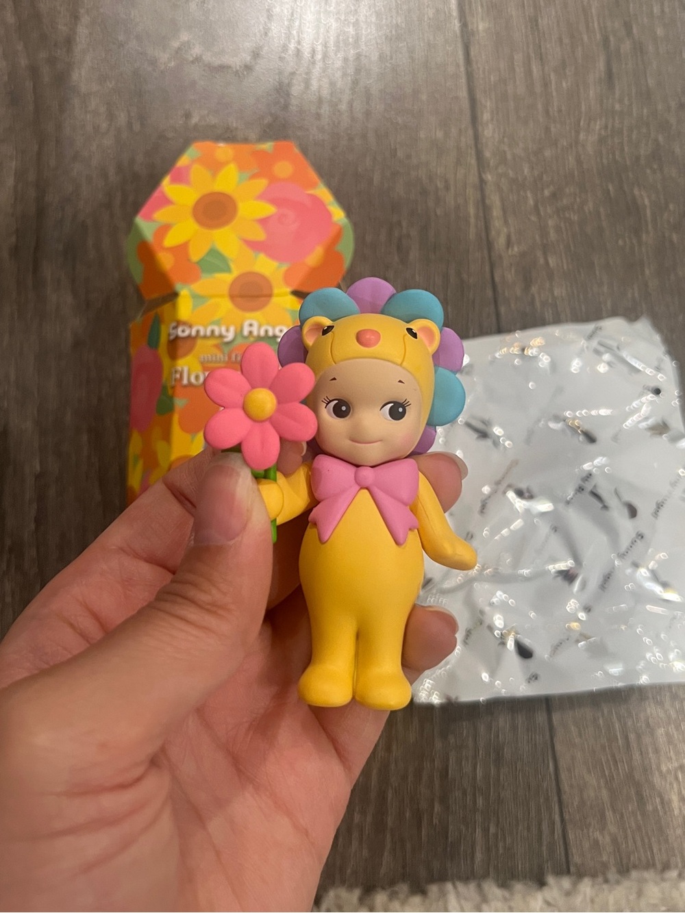 Brand NEW Sonny Angel Flower Gift Series Mini Figure - Dandy lion orange